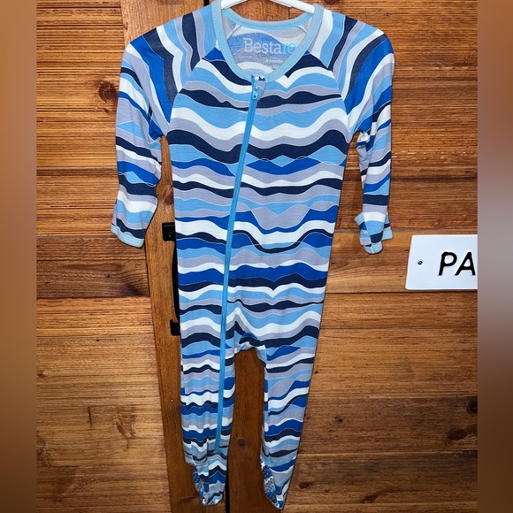 NWOT Bestaroo Zippered Footie 9 Months Blue Waves - Picture 1 of 3